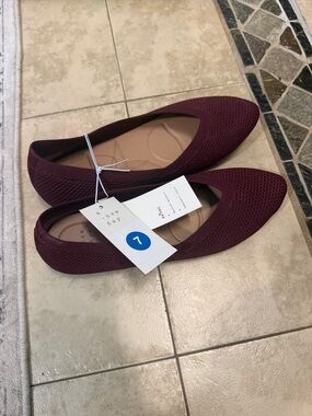 a new day Women's Knit Pointed-Toe Flats in Burgundy